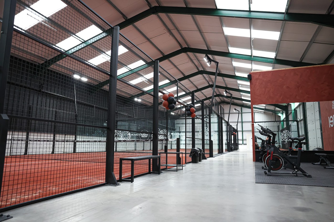 Destino Padel Farnsfield, Farnsfield