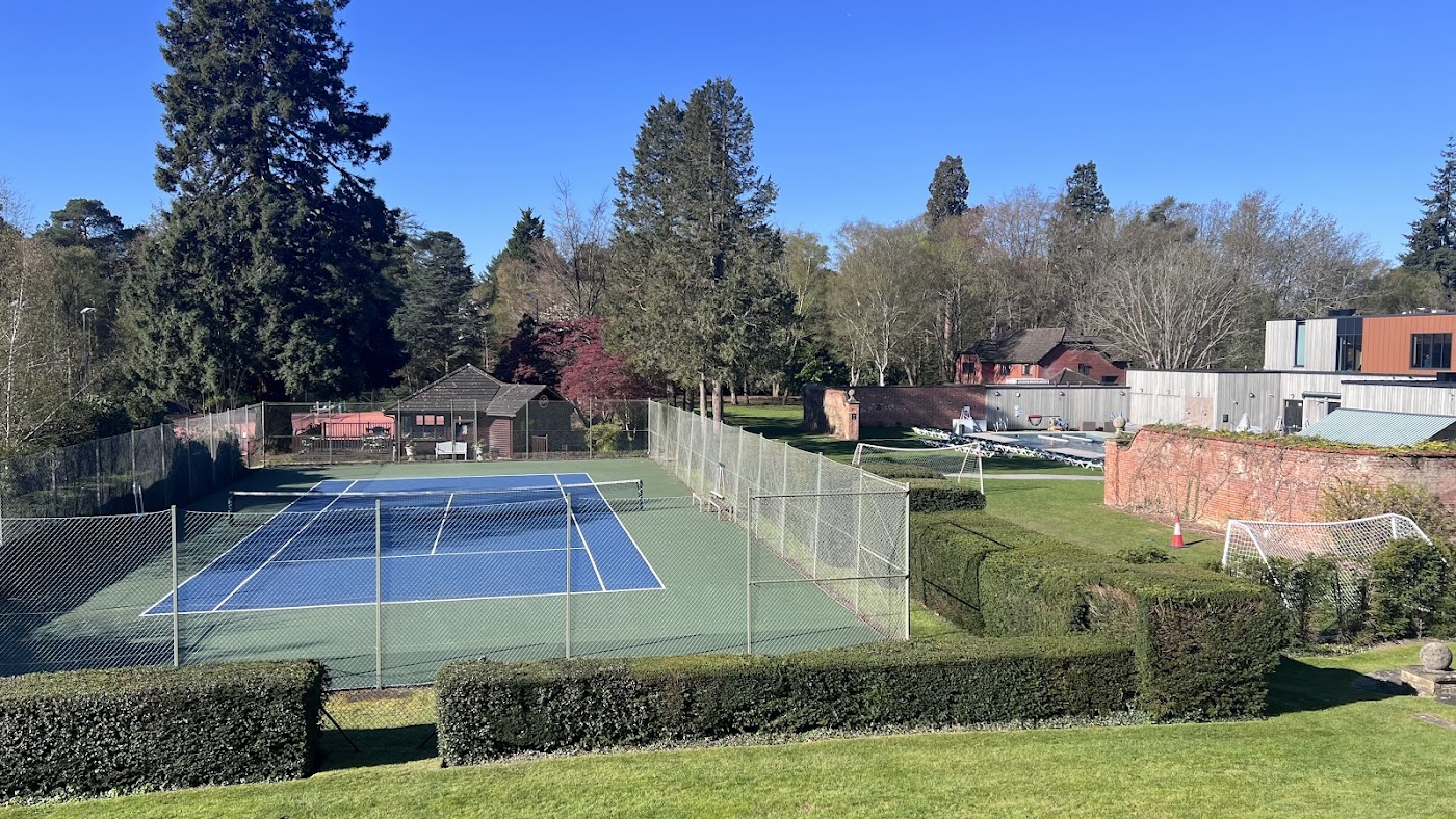 Foxhills Club & Resort, Runnymede